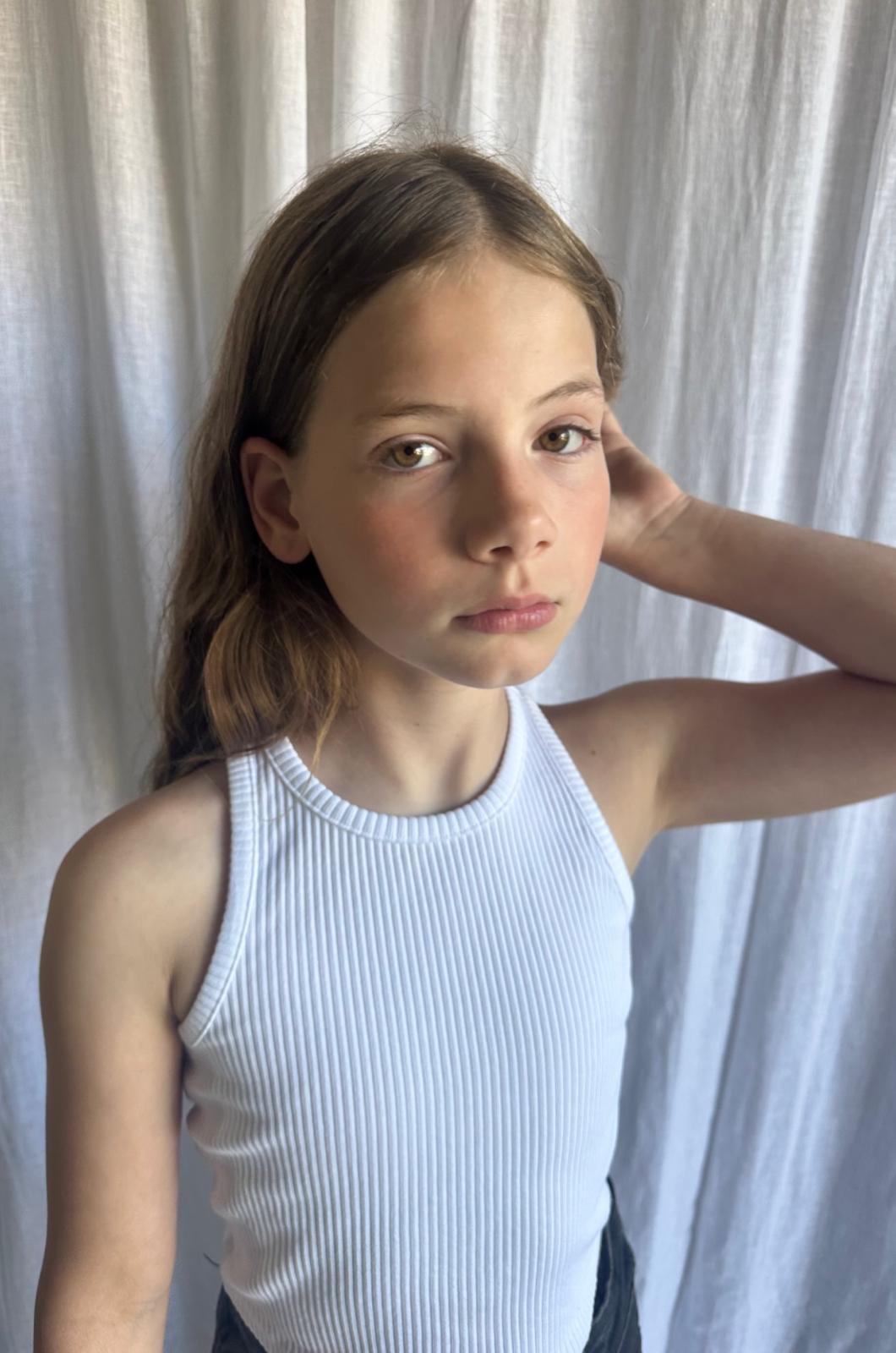 Lily-Rose Couch portfolio picture #004