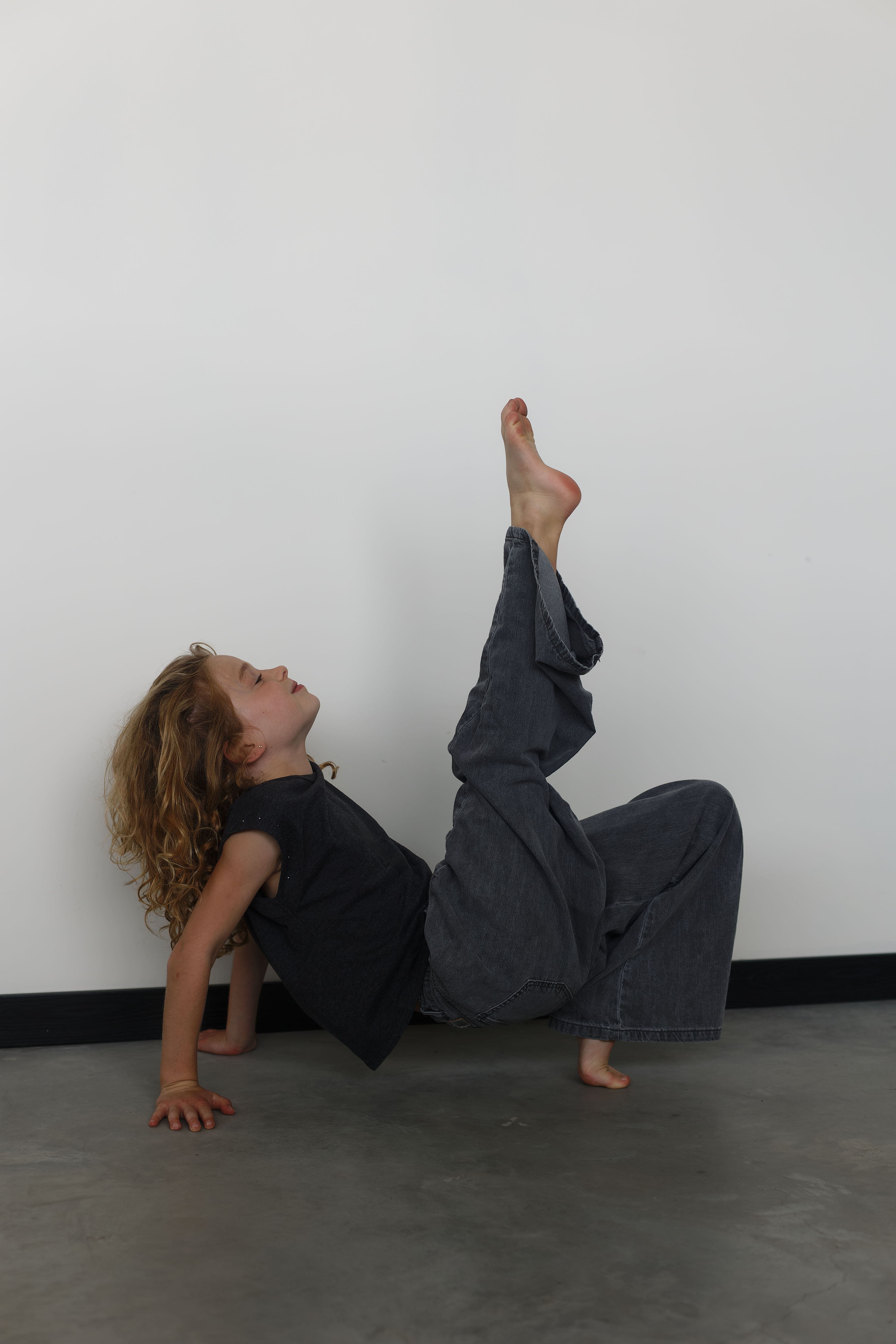 Ellie Deroy portfolio picture #003
