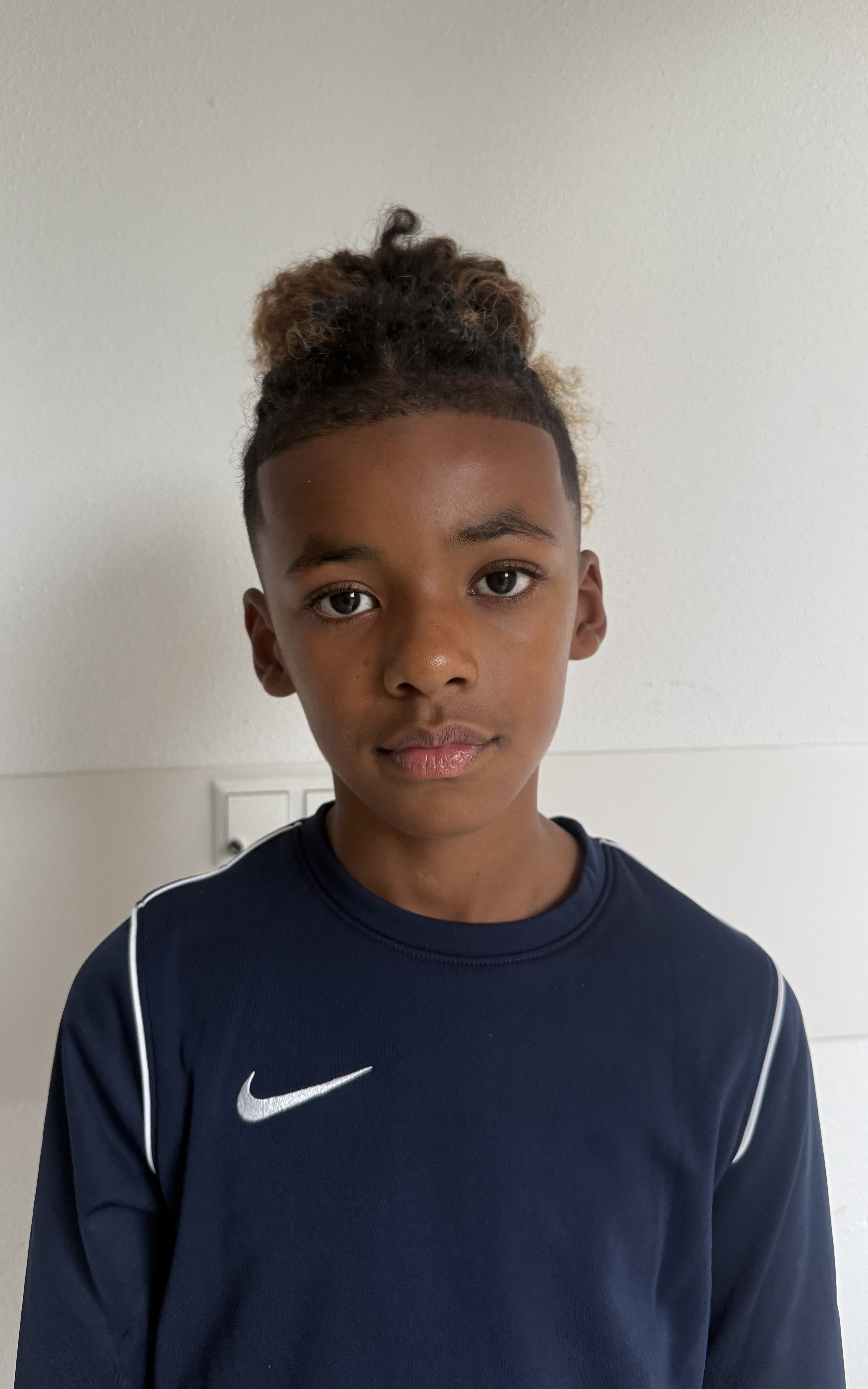 Kenyi Poepon portfolio picture #005