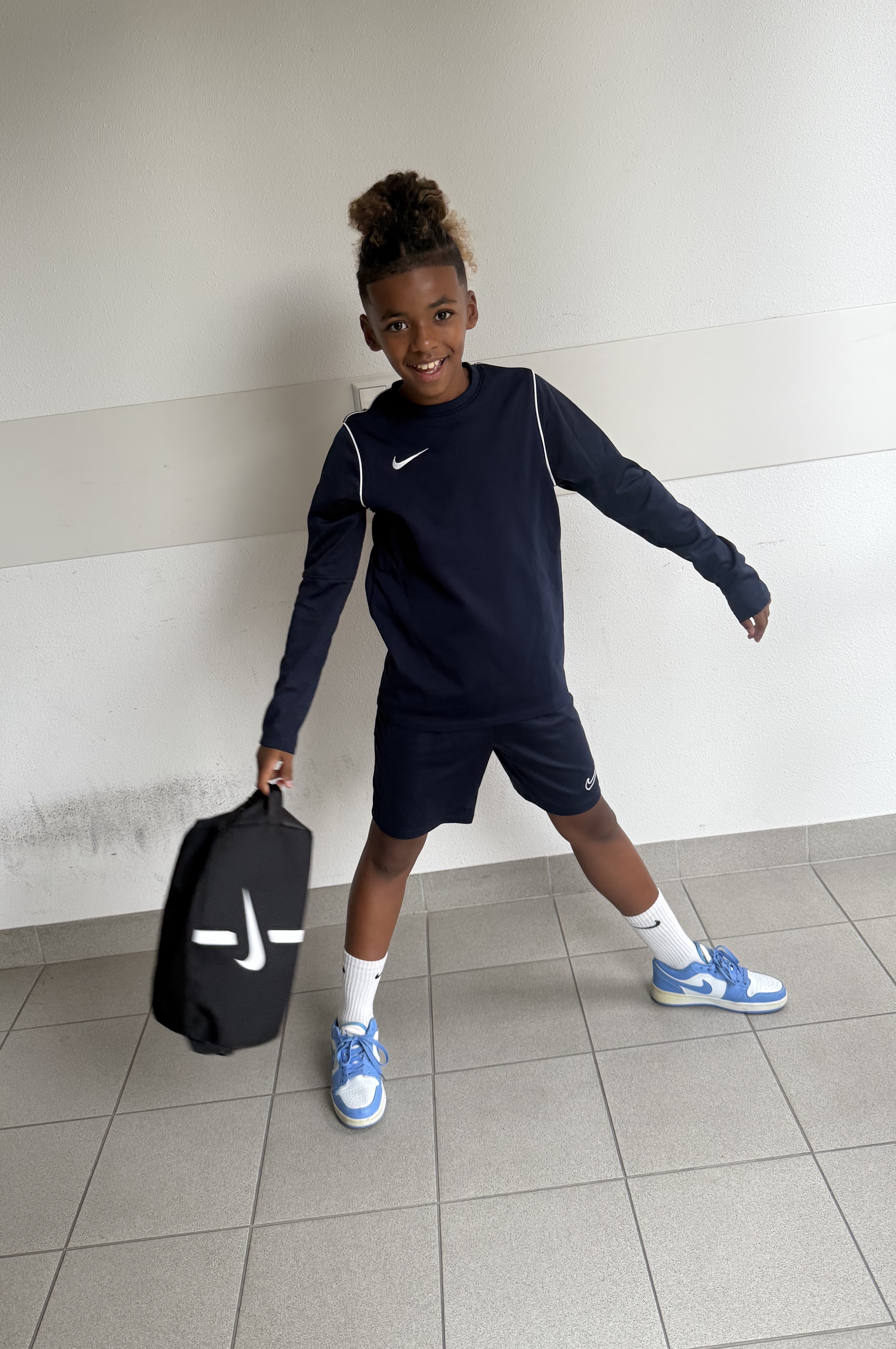 Kenyi Poepon portfolio picture #006