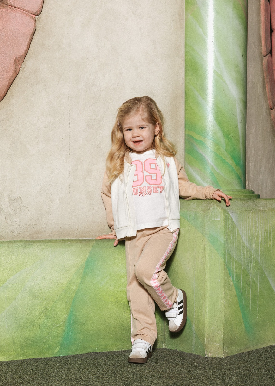 Bella Kahmann portfolio picture #013