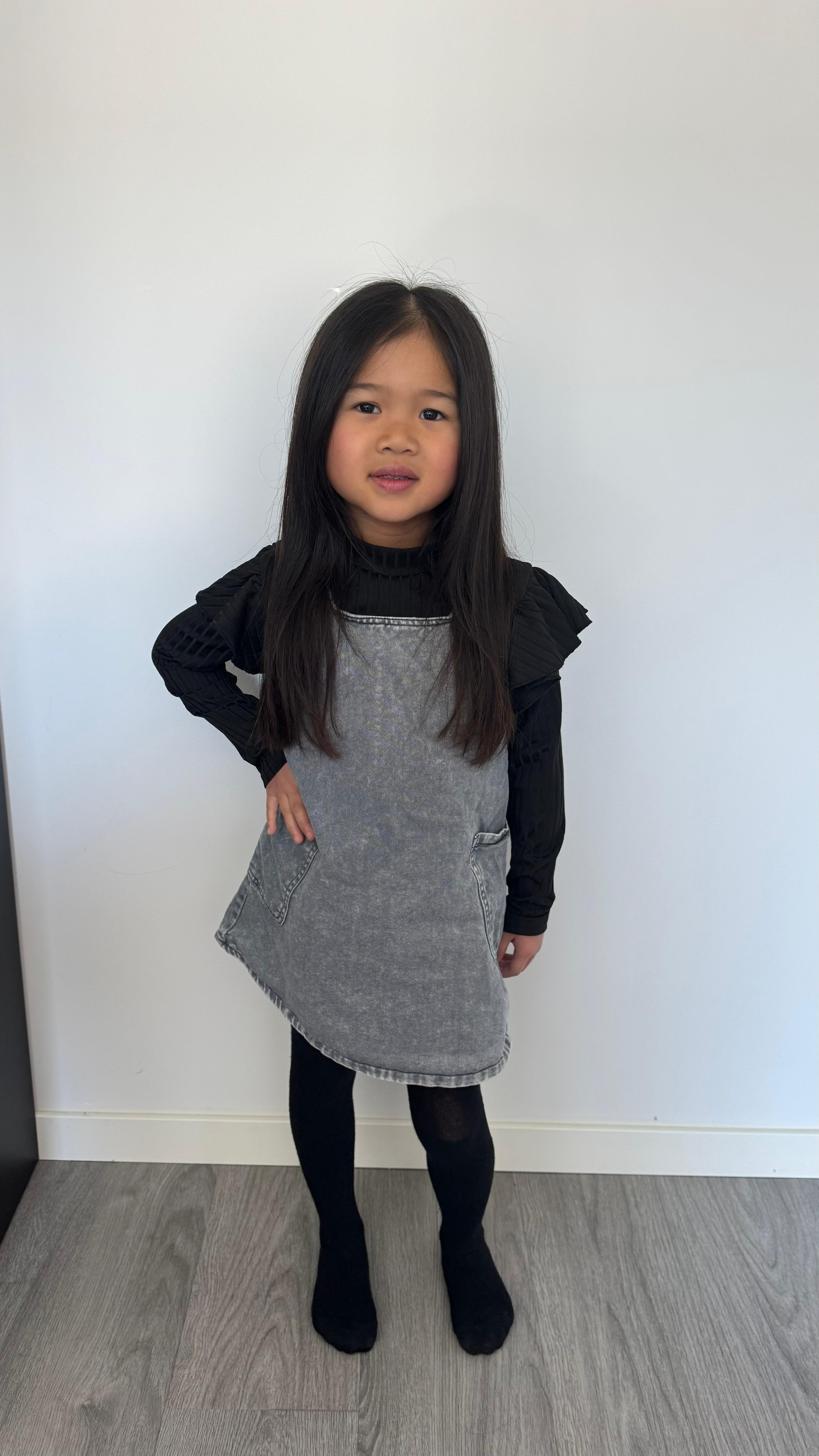 Lia Ha portfolio picture #001