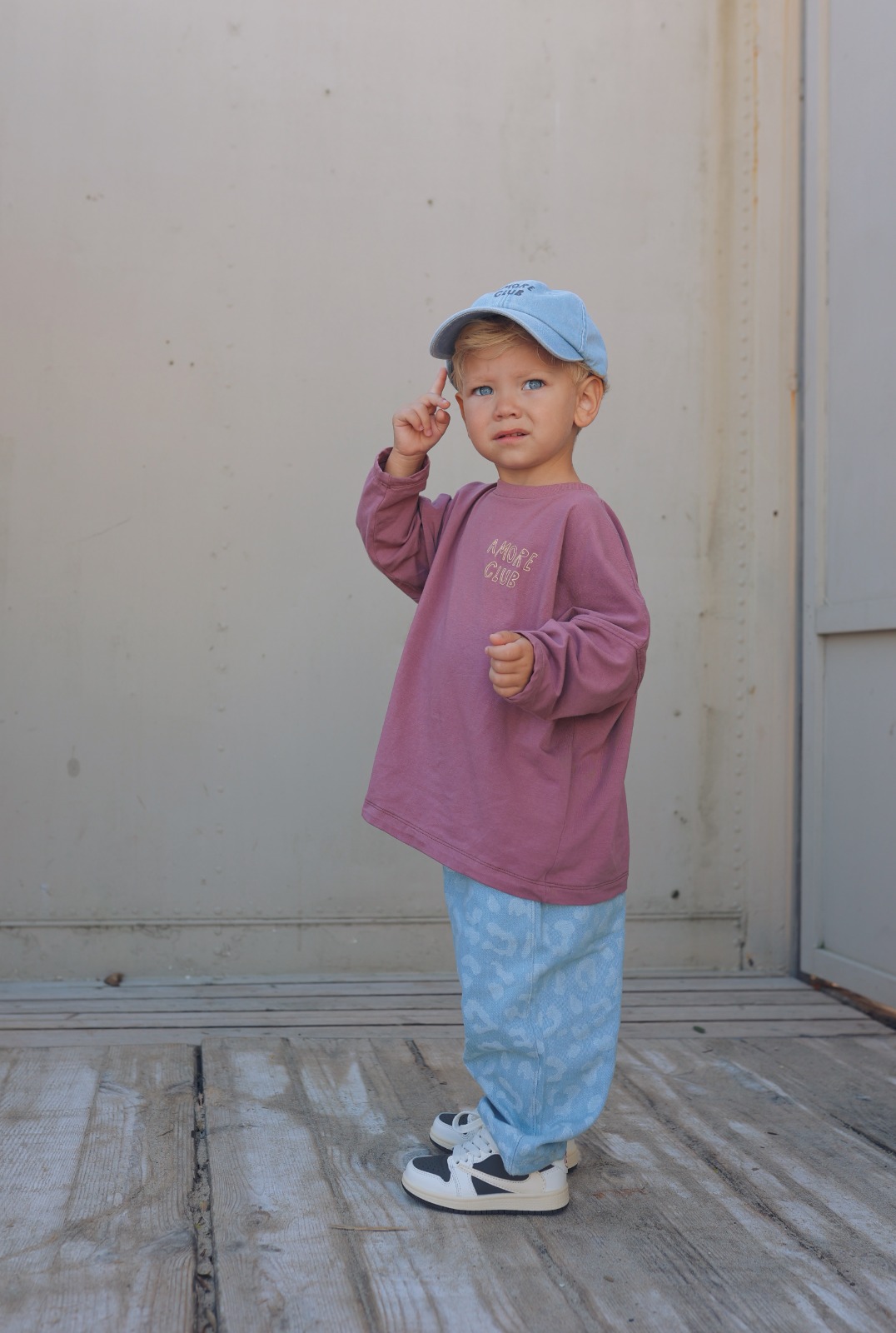 Levi W. portfolio picture #002