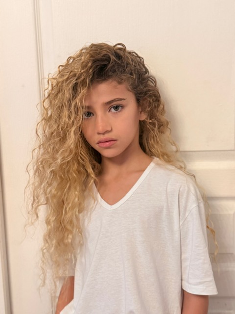 Leyana Benamrane portfolio picture #006