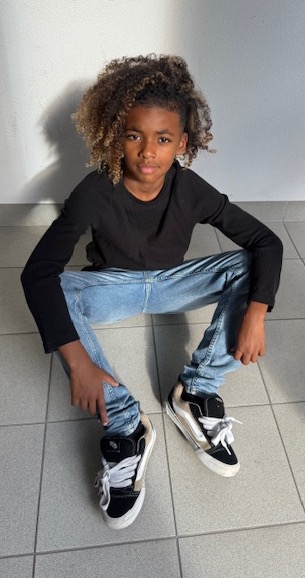 Kenyi Poepon portfolio picture #003