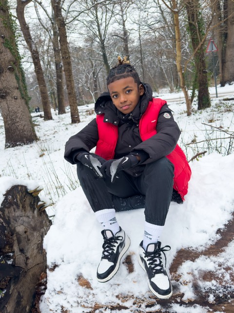 Kenyi Poepon portfolio picture #005