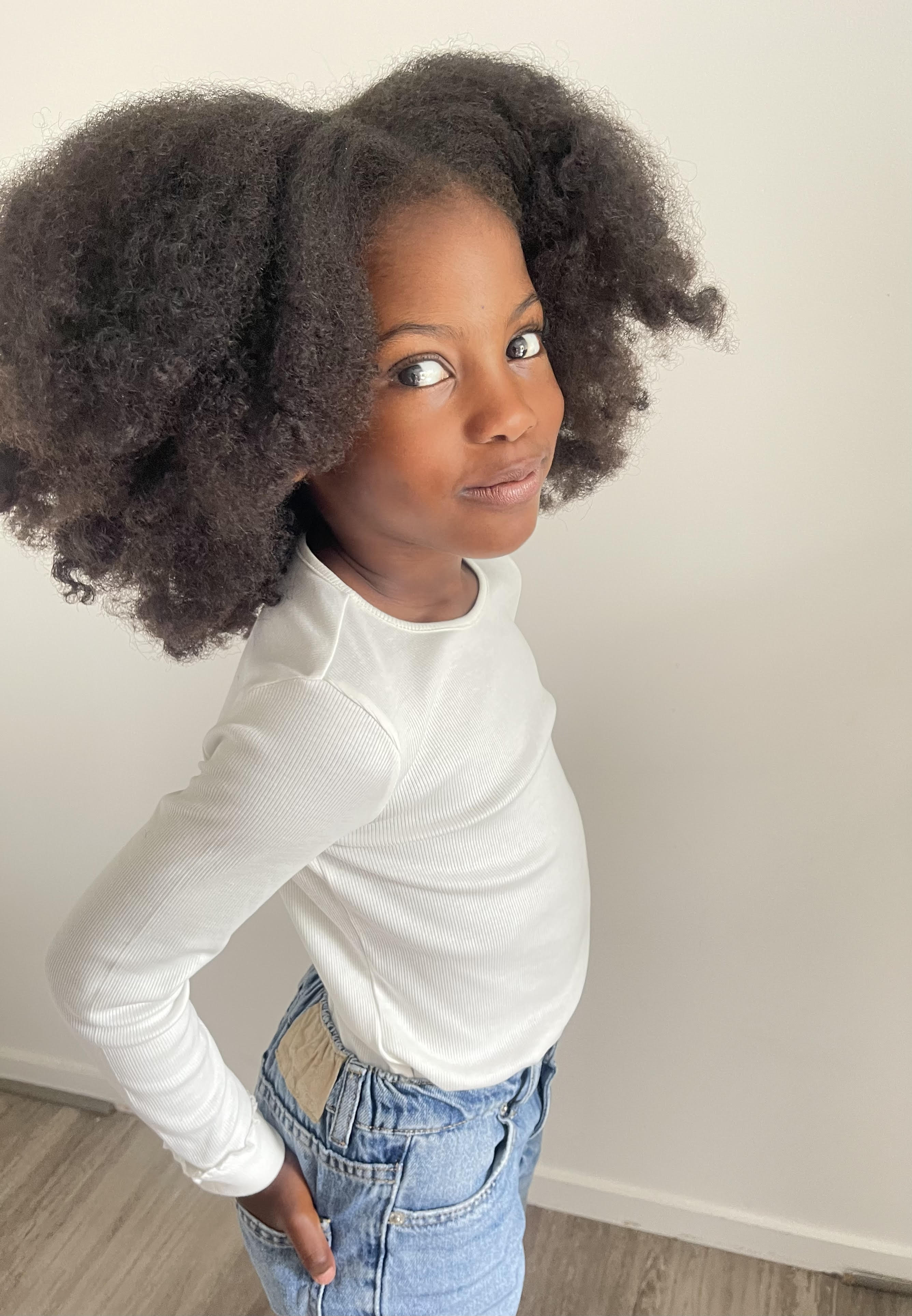 Aya Imboua portfolio picture #001